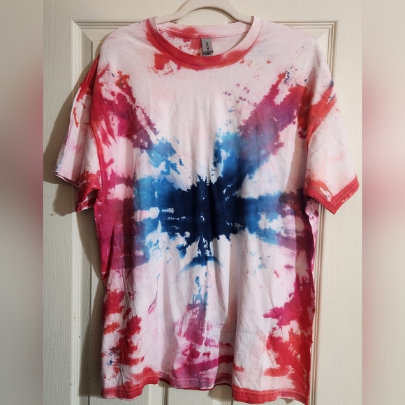 Gildan Tops - Gildan Tie Dye Tee